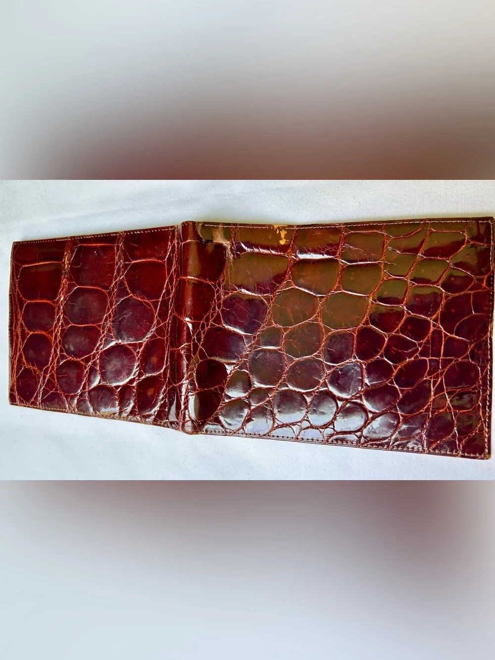 Crocodile Brown Leather Embossed Billfold - Classic Men's Accessory
